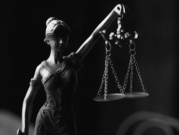 K dôvodom nepodania žaloby na rozpustenie politickej strany ĽSNS
