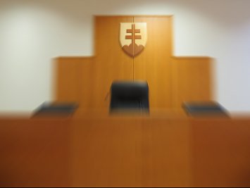 VLÁDA SR: Protischránkový zákon, vymáhanie nárokov a vyšetrovanie extrémizmu