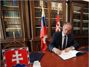 Prezident podpísal pred sviatkami viacero nových zákonov