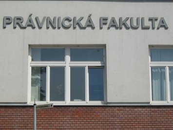 TRNAVSKÉ PRÁVNICKÉ DEBATY: Úroky a úroky z omeškania