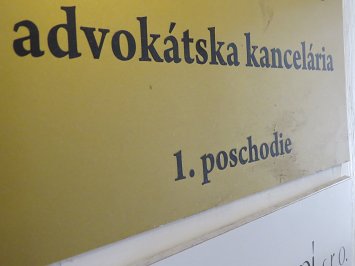 Opoziční poslanci navrhujú dve zásadné zmeny v zákone o advokácii