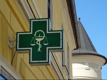 Rada Protimonopolného úradu SR rozhodla o nedovolenom obmedzovaní súťaže v oblasti poskytovania lekárenskej starostlivosti