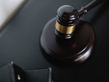 Súdna rada Slovenskej republiky predloží ministrovi spravodlivosti podnet vyšších súdnych úradníkov
