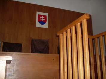 Malo by podľa vás Centrum právnej pomoci zastupovať obvinených aj v prípadoch nutnej obhajoby v trestnom konaní?