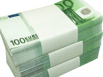 Ste za to, aby sa advokátom znížila v čase krízy výška odmien za nutnú obhajobu?